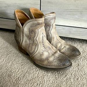 Sterling River Boots Booties Size 9
